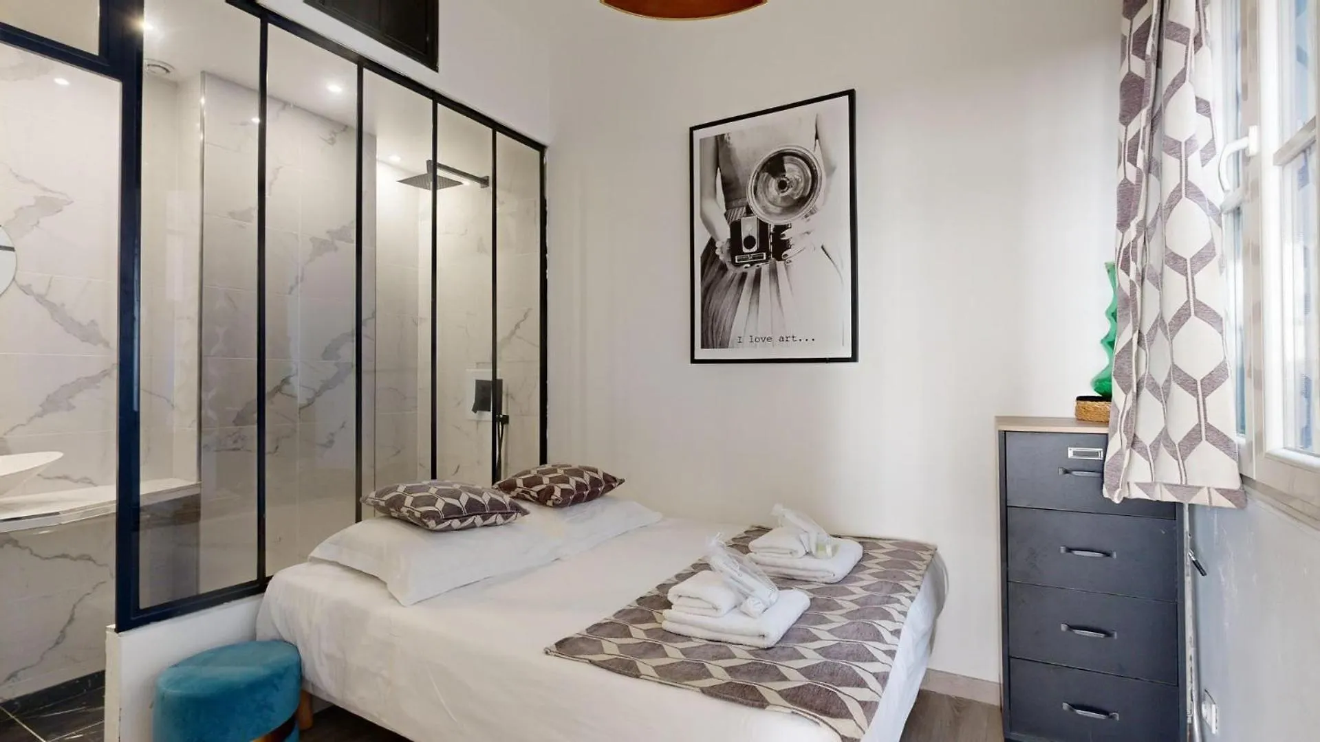 Bluestay 13 - Charmant Appartement A Paris France