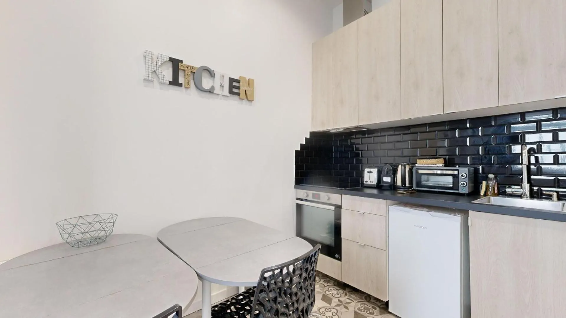 Bluestay 13 - Charmant Appartement A Paris France