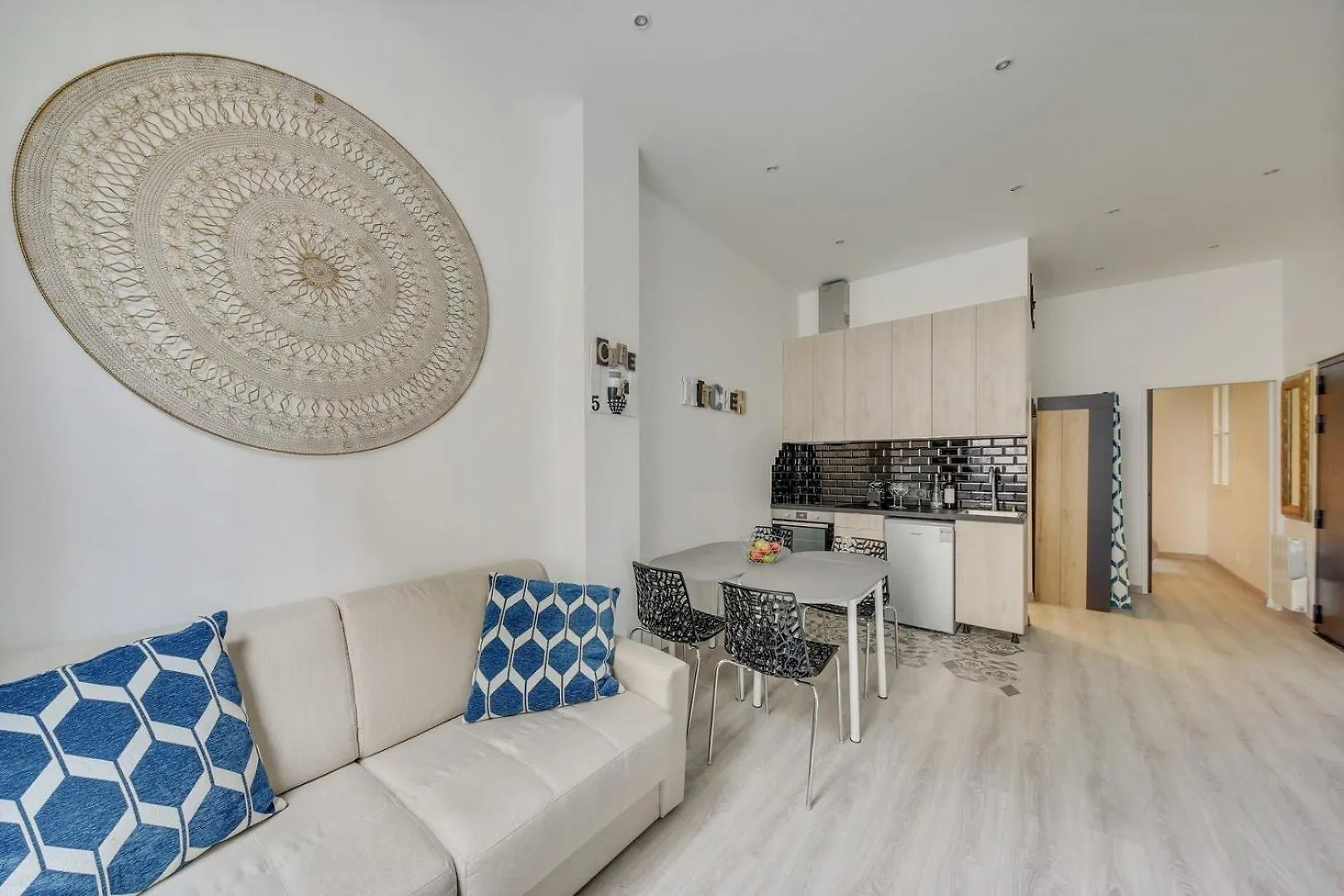 Bluestay 13 - Charmant Appartement A Parijs