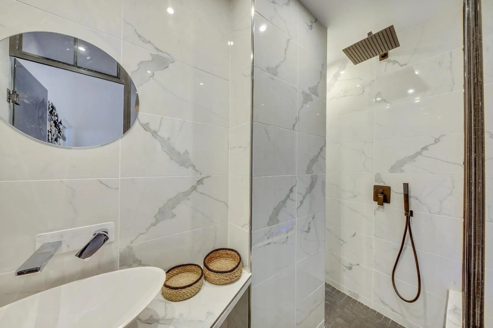 Apartment Bluestay 13 - Charmant Appartement A Paris France